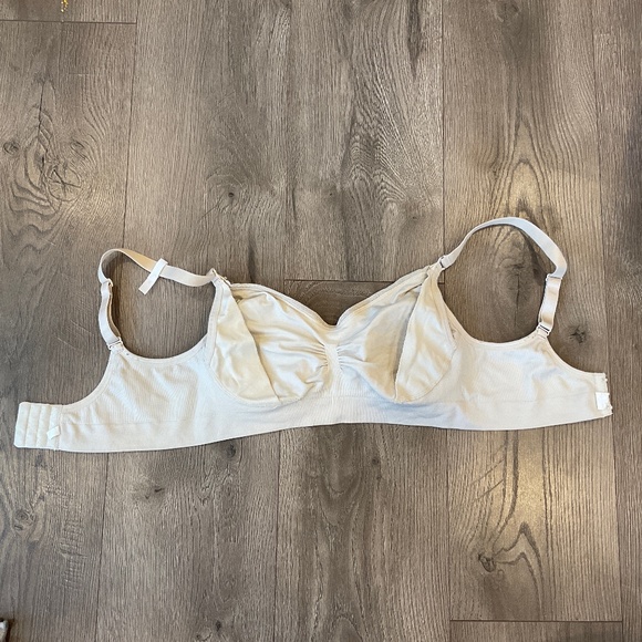 Nursing Bra size Medium - Picture 3 of 3